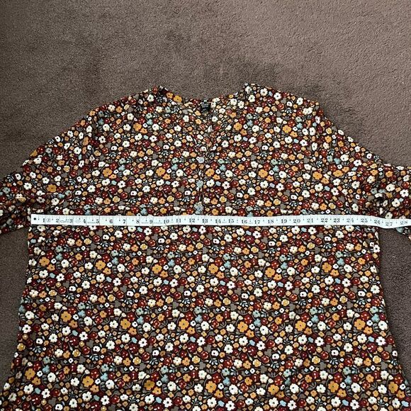 Emery Rose Boho Floral Button Front Top - Picture 8 of 9